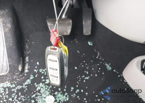 2020 Chrysler Voyager Lxi из США, поврежденный, VIN 2C4RC1DG7LR261048